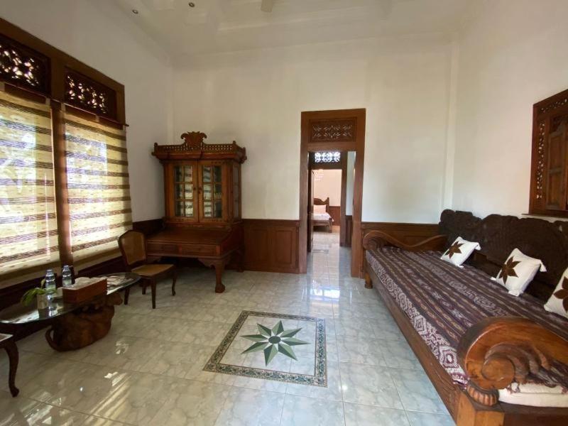 Rumah Pesik Art Heritage Gondowulung エクステリア 写真